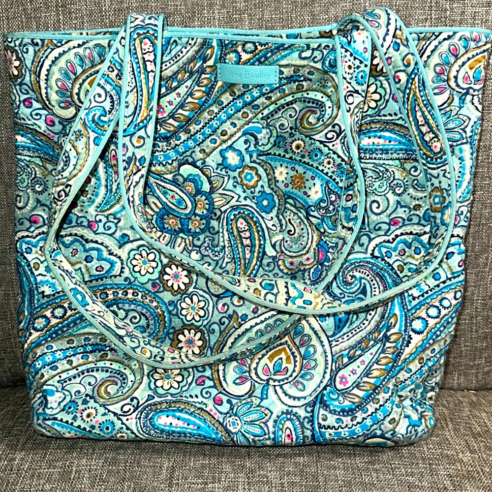 Blue Paisley Vera Bradley Bag in excellent condition